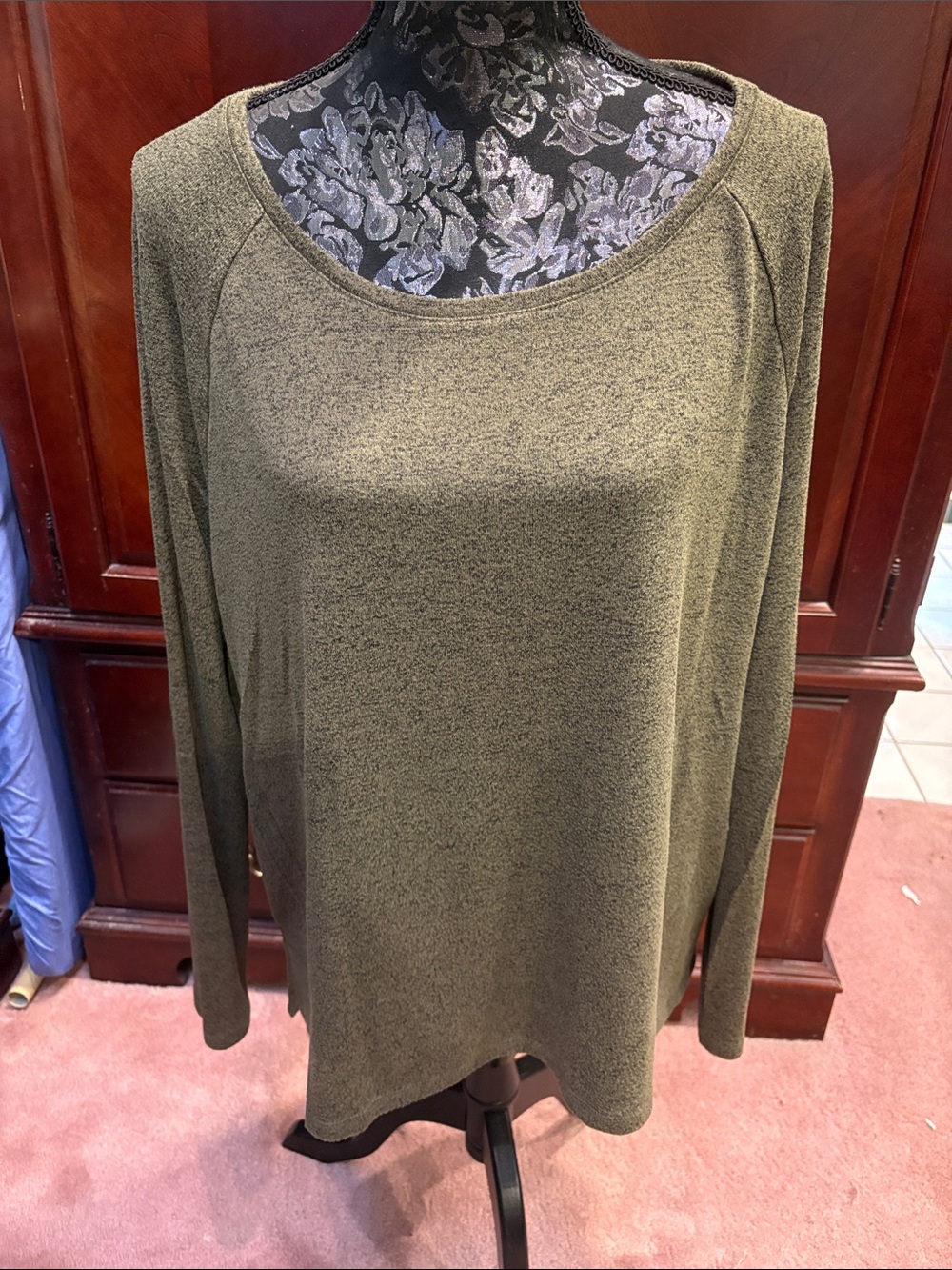 Old Navy Olive Green Long Sleeve Scoop Neck Top